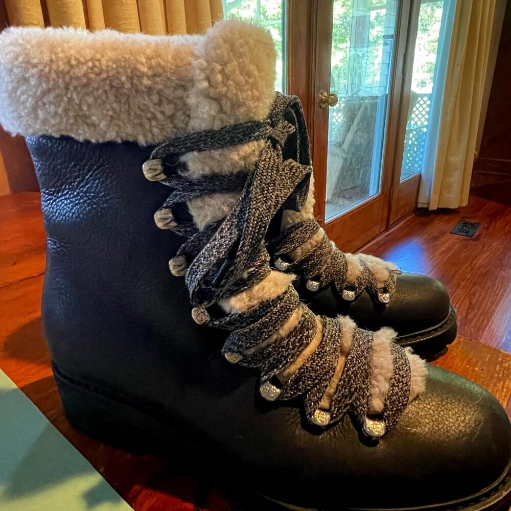 Barneys New York Size 7 Shearling-Lined Ankle Boots BRAND NEW